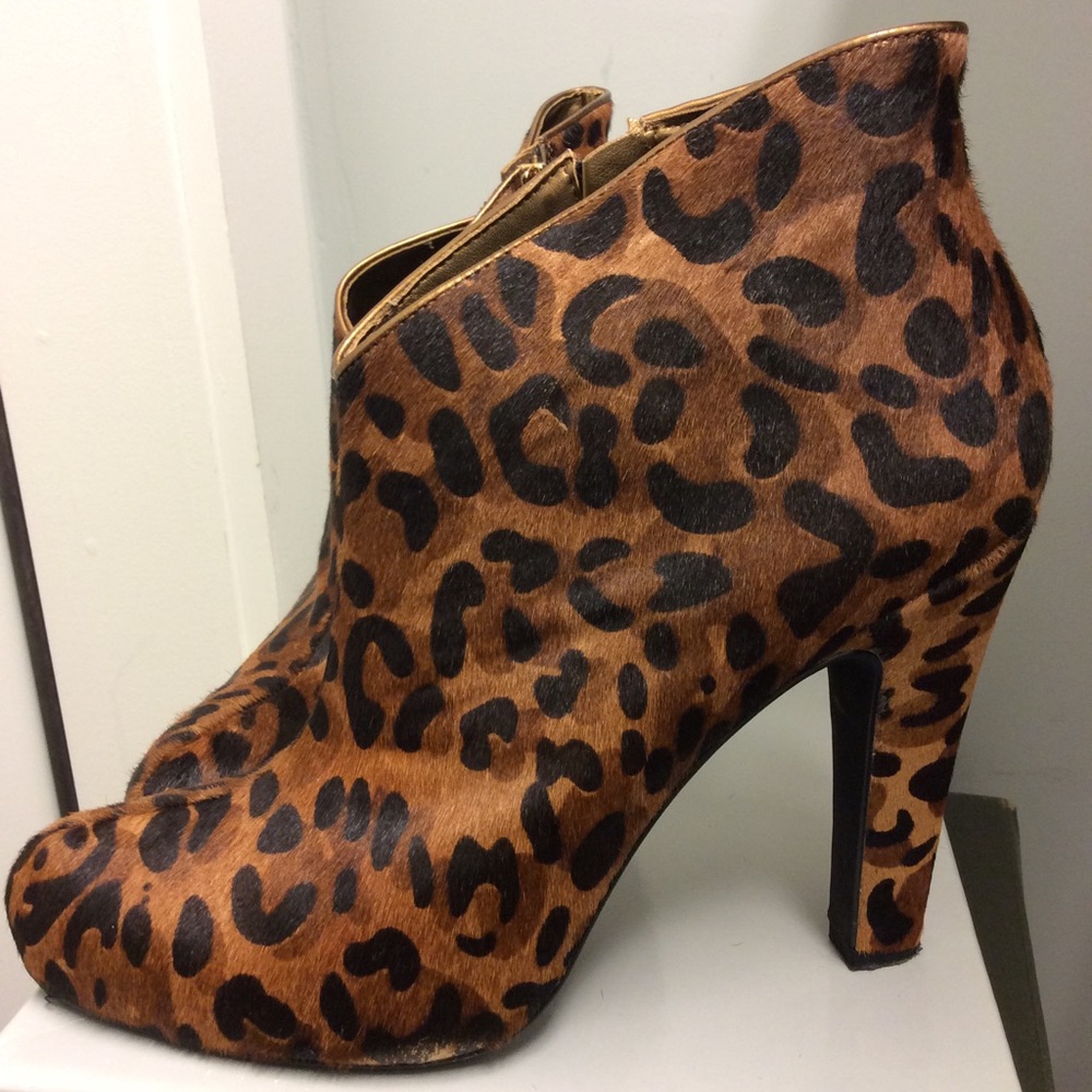 Jessica Simpson Booties - Picture 2 of 8
